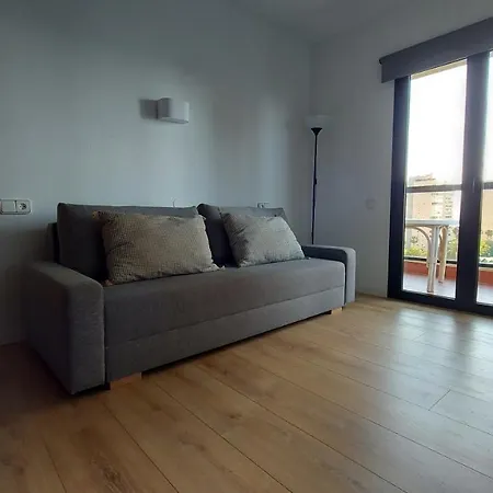 Rent4 Malaga La Playa Apartment *