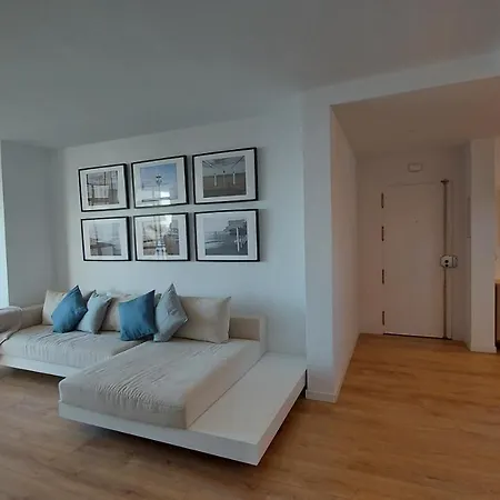 Rent4 Malaga La Playa Daire *