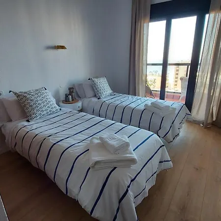 Rent4 Malaga La Playa * Торремолинос