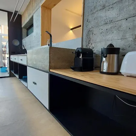 Rent4 Malaga La Playa Апартаменты *